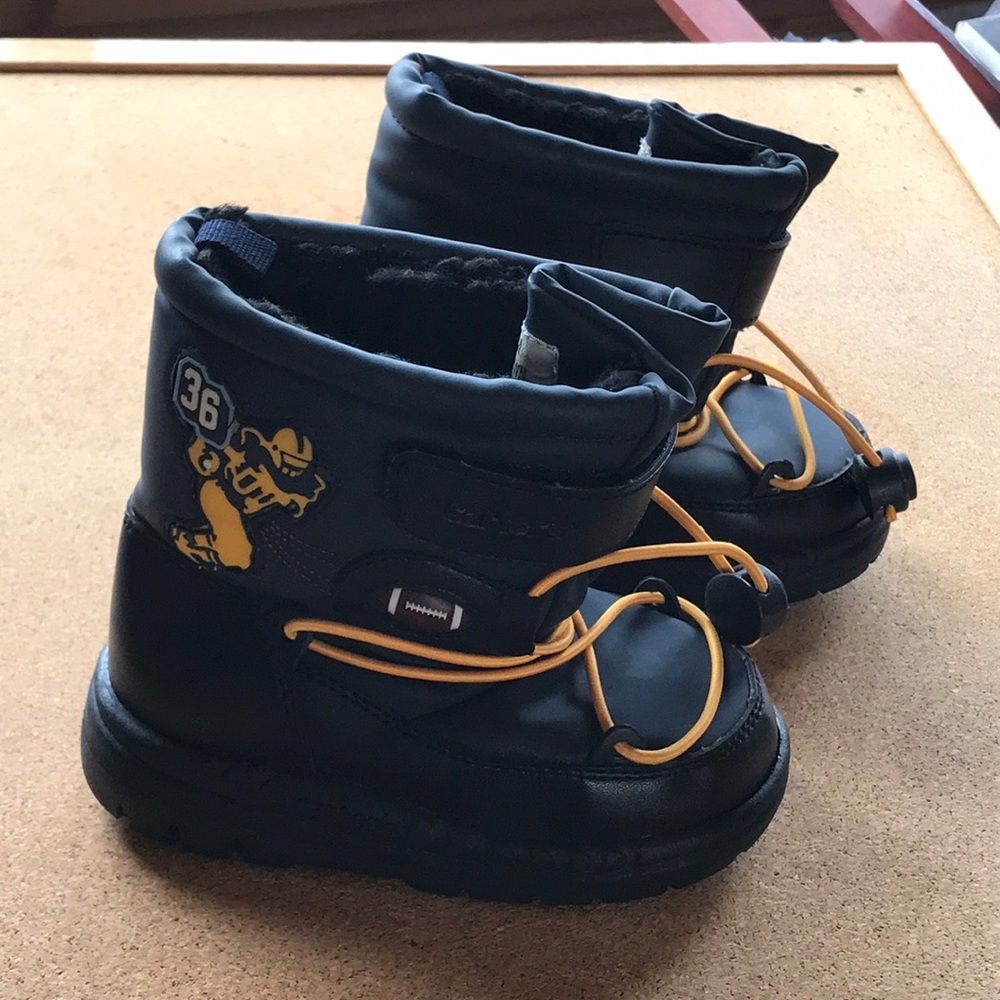 Carters toddler size 7 football snow boots